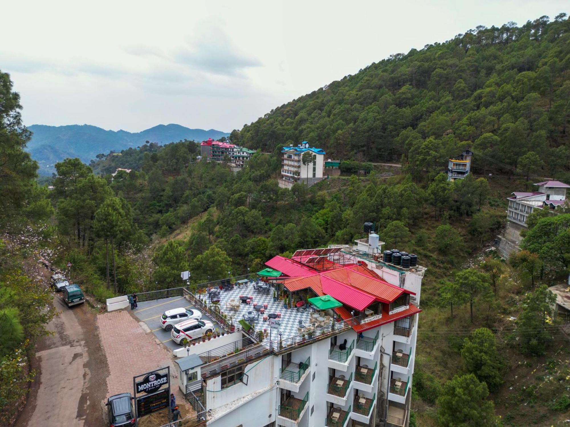 ホテル The Kasauli Walk エクステリア 写真